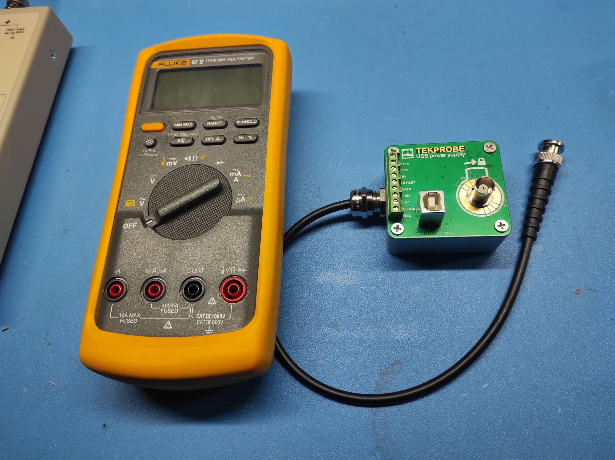 A USB power supply for the tekprobe interface
