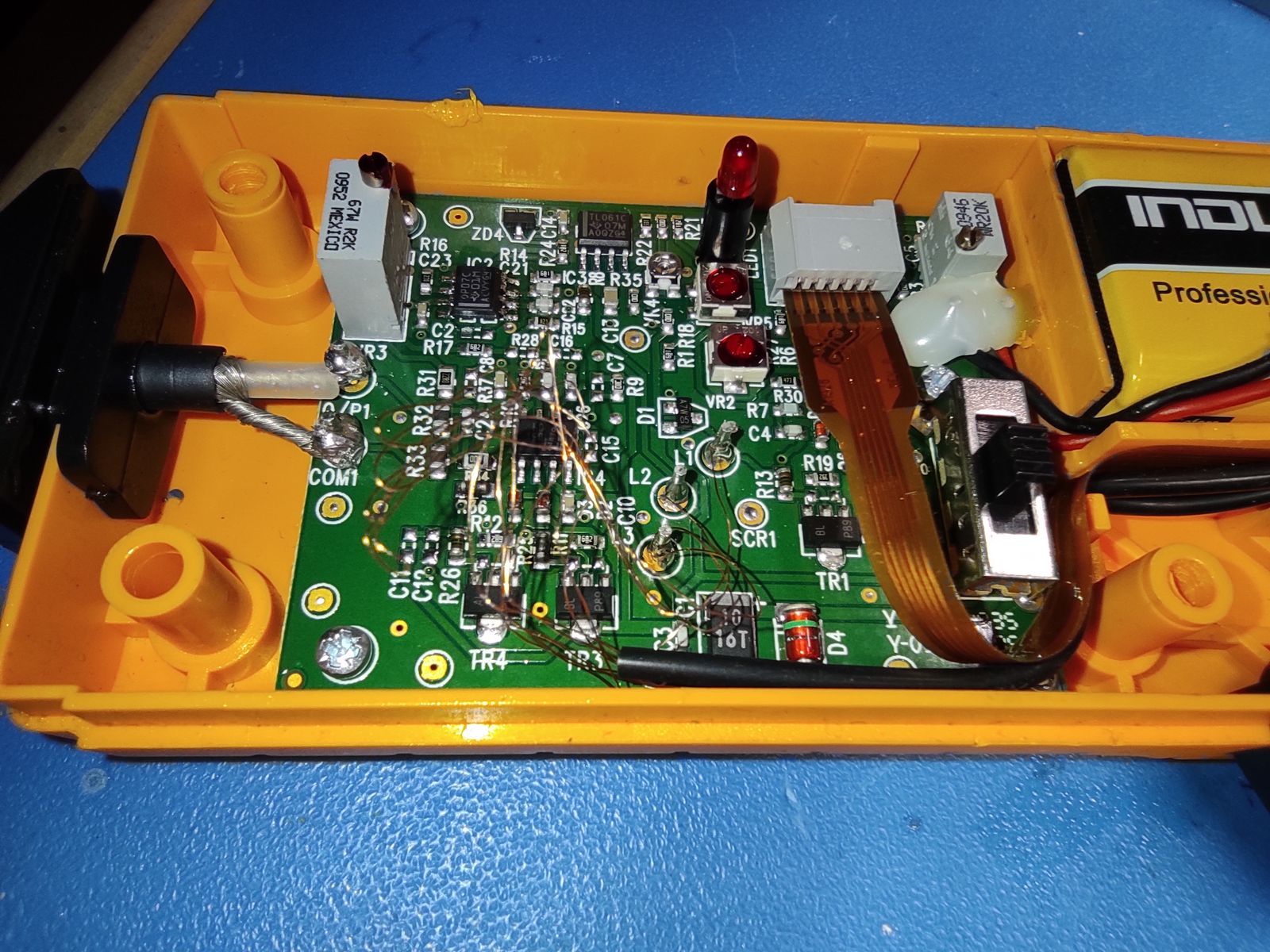 Fluke i30 AC/DC current clamp teardown and repair