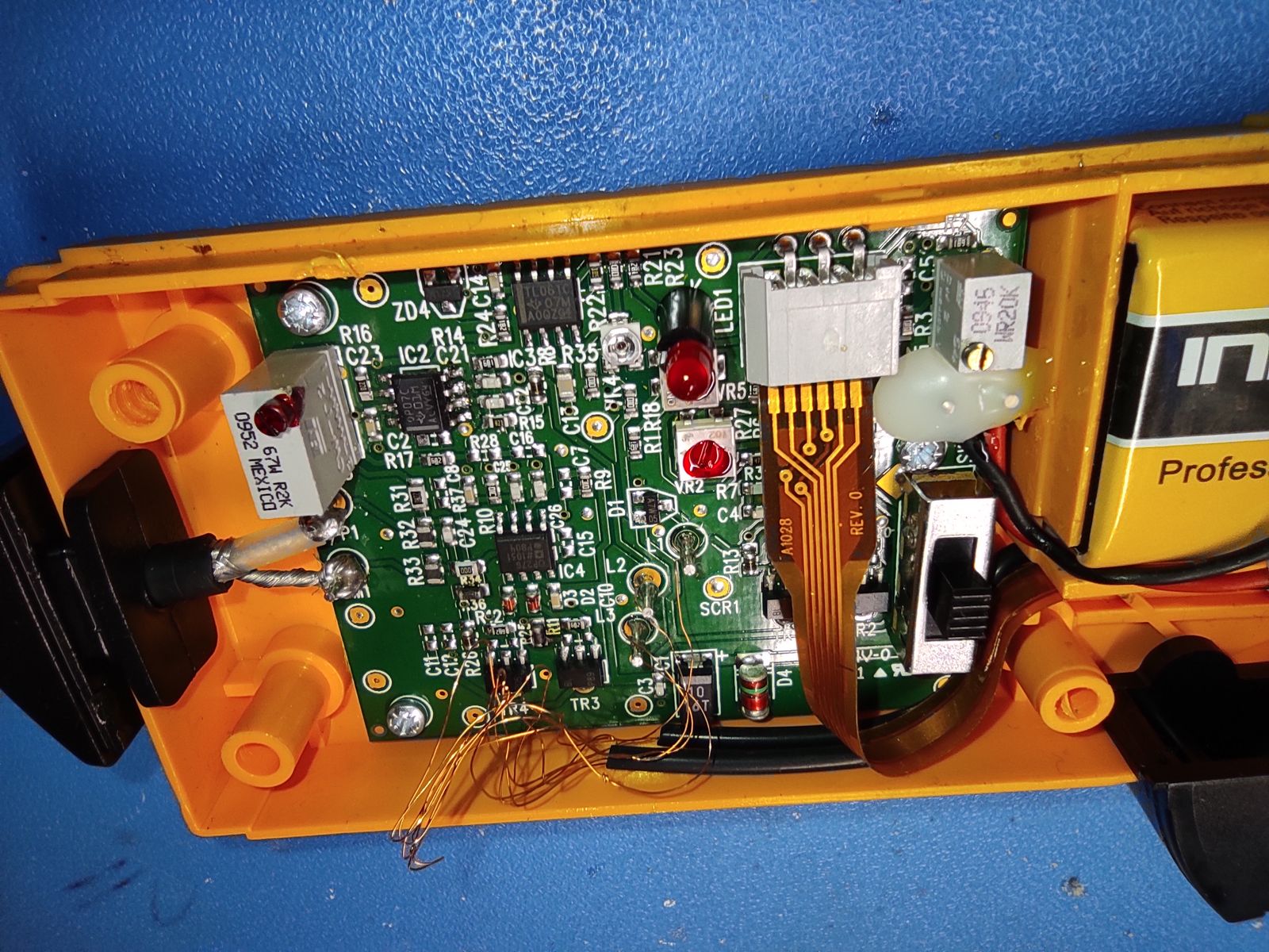 Fluke i30 AC/DC current clamp teardown and repair